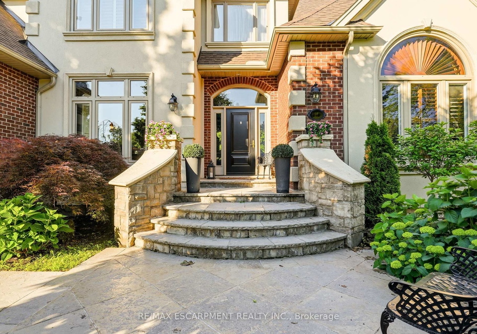 1111-crofton-way-burlington-ontario-w13473342