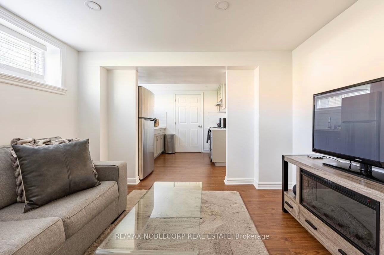 4230-bloor-street-w-etobicoke-ontario-w13473412