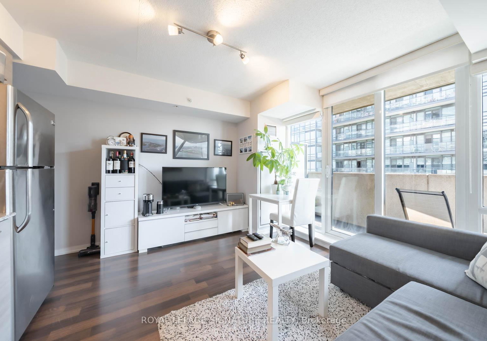 20-joe-shuster-way-toronto-ontario-w13473928