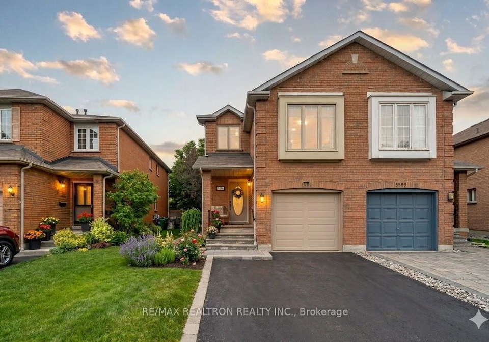 5591-cosmic-crescent-mississauga-ontario-w13473938