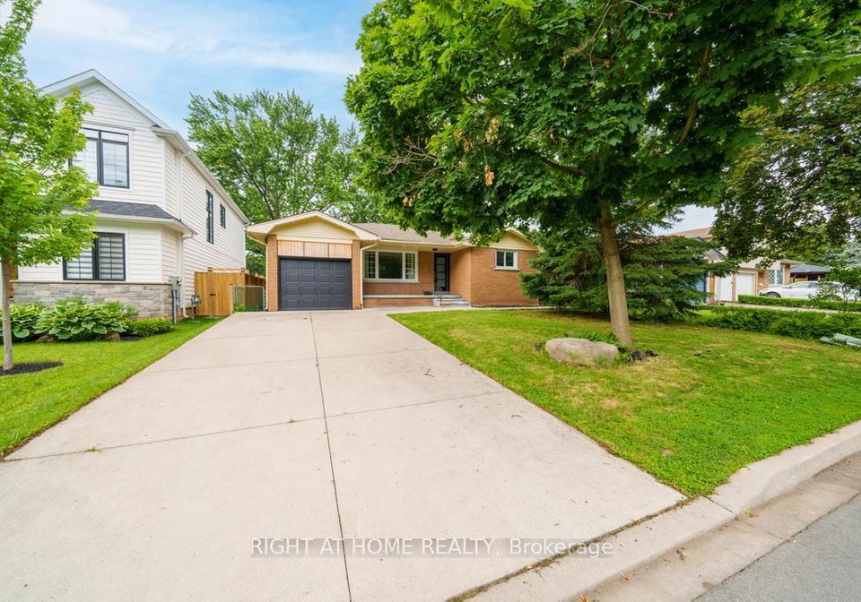 662-montego-crescent-burlington-ontario-w13474064