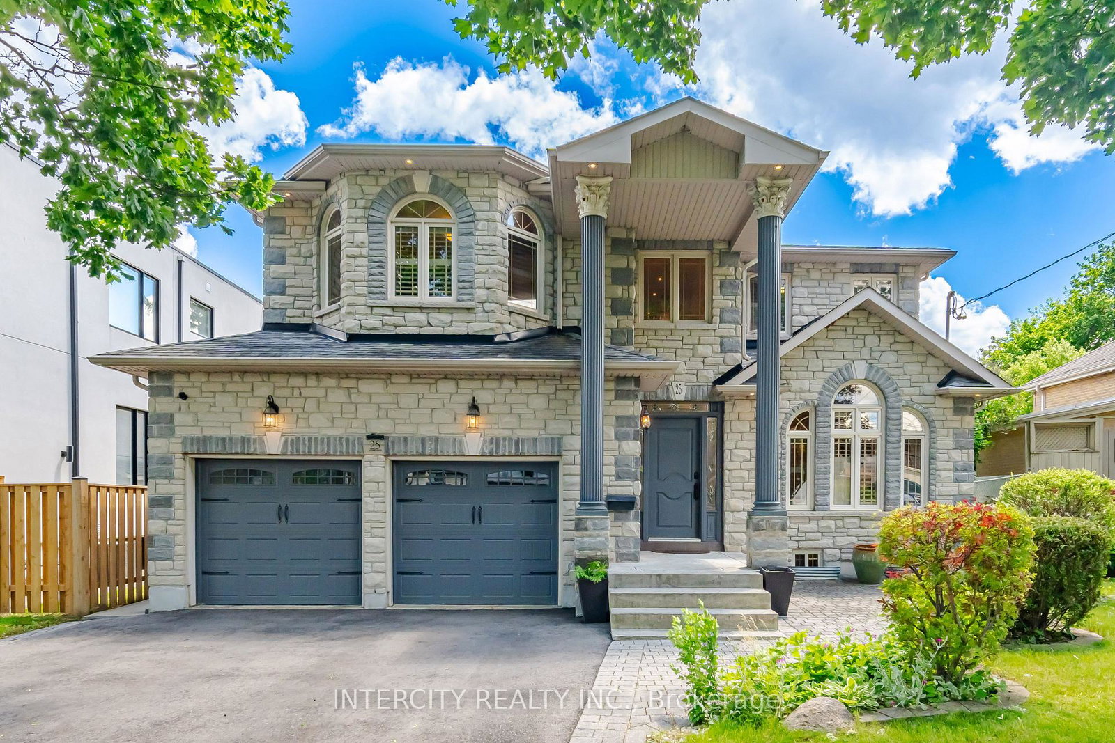 25-lockheed-boulevard-etobicoke-ontario-w13474142
