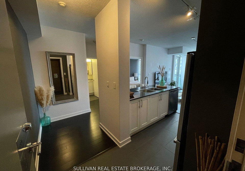 4065-brickstone-mews-mississauga-ontario-w13474266