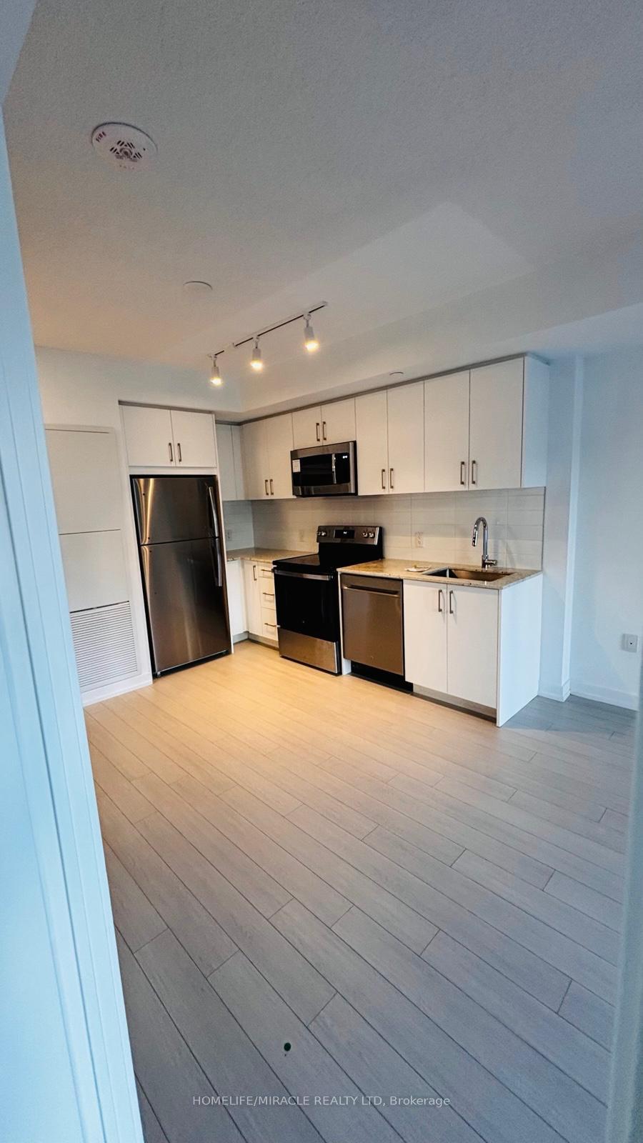 4010-eglinton-avenue-etobicoke-ontario-w13474450