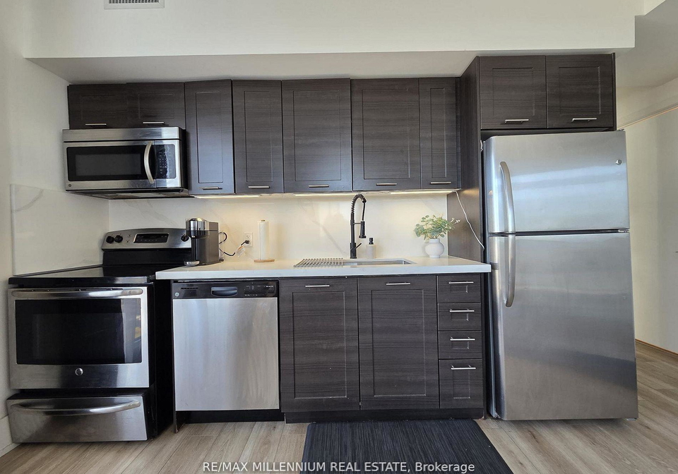2212-lake-shore-boulevard-w-etobicoke-ontario-w13475536