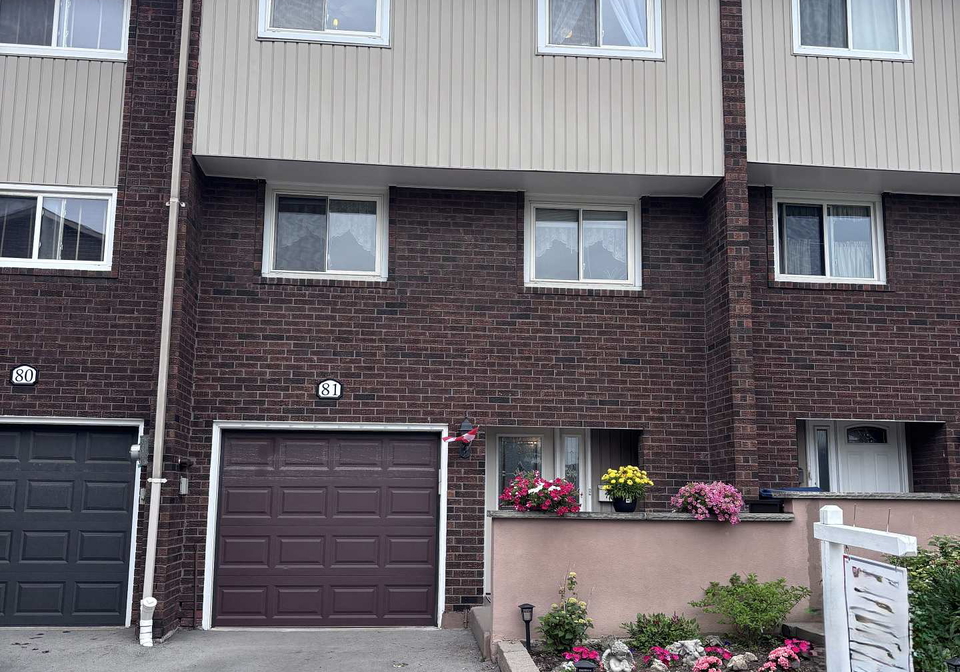 81-permfield-path-etobicoke-ontario-w13475572