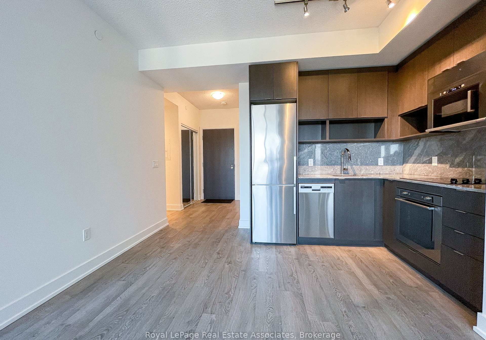 7-mabelle-avenue-etobicoke-ontario-w13475874