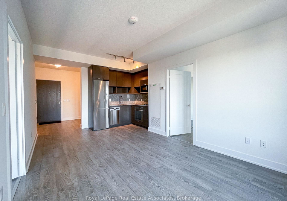 7-mabelle-avenue-etobicoke-ontario-w13475874