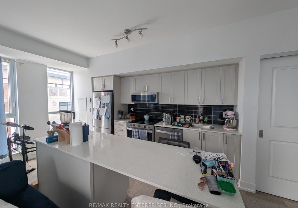 1063-douglas-mccurdy-common-mississauga-ontario-w13475878