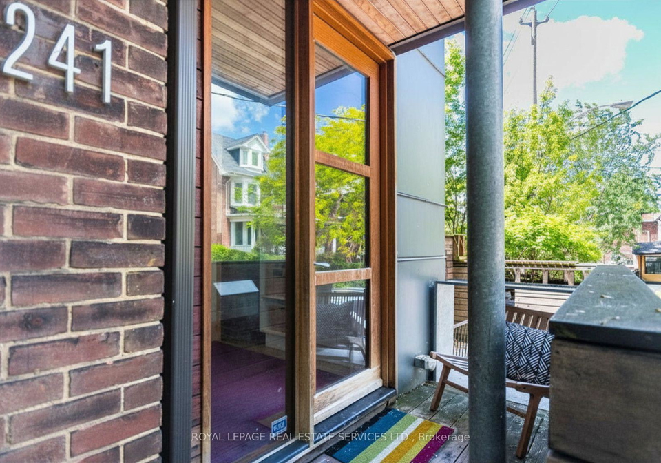 241-garden-avenue-toronto-ontario-w13476092