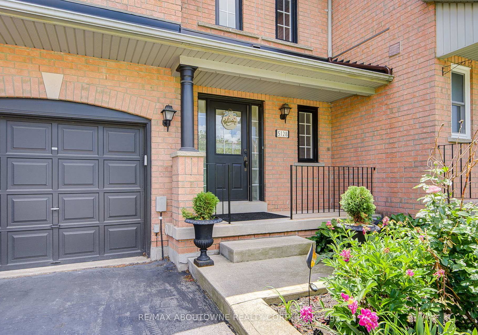5128-falconcrest-drive-burlington-ontario-w13476536