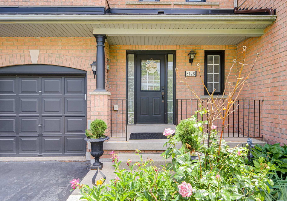 5128-falconcrest-drive-burlington-ontario-w13476536