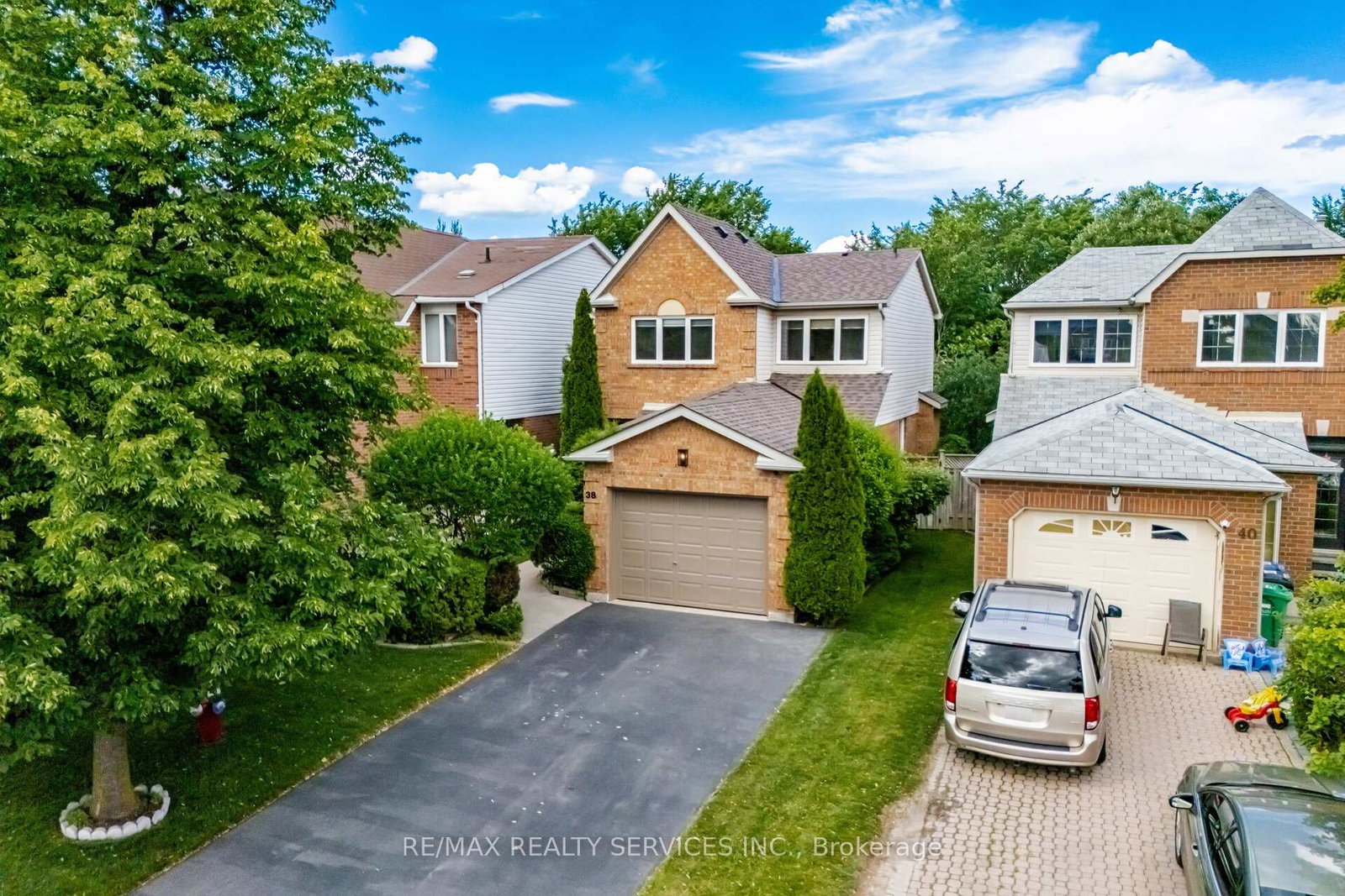 38-furrows-end-brampton-ontario-w13476676
