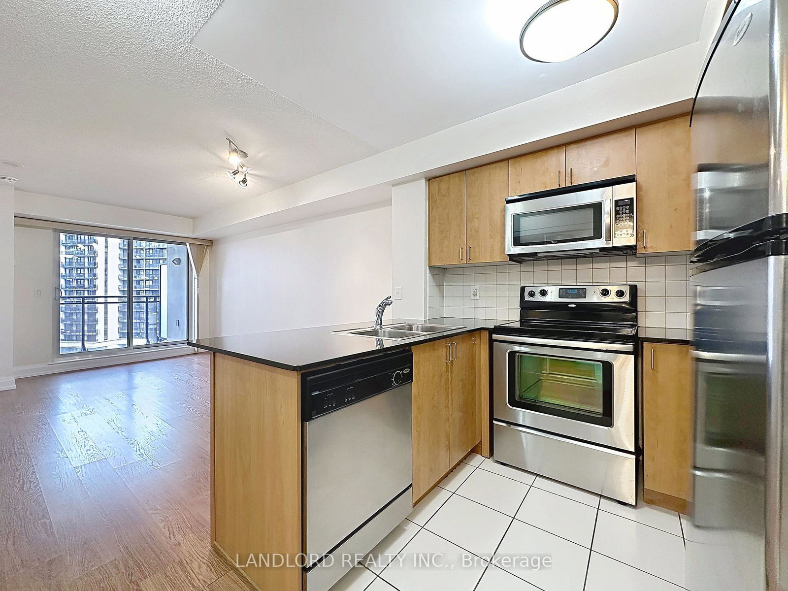 1070-sheppard-avenue-w-york-ontario-w13476688