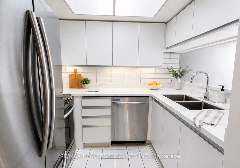 75-king-street-e-mississauga-ontario-w13476918