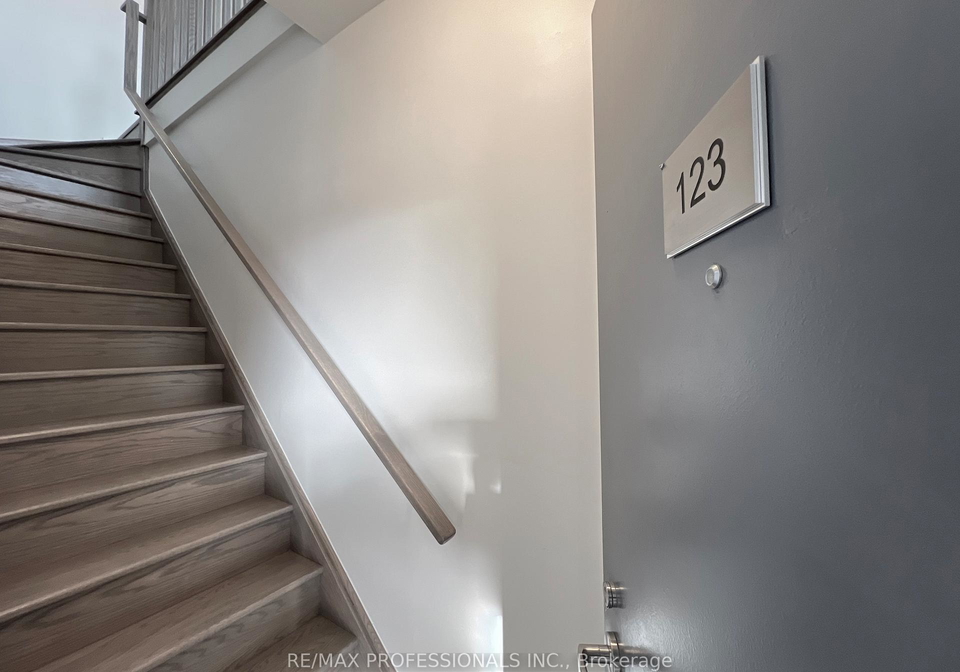 62-dixfield-drive-etobicoke-ontario-w13476940
