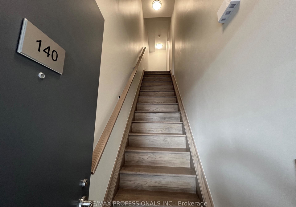 62-dixfield-drive-etobicoke-ontario-w13476994