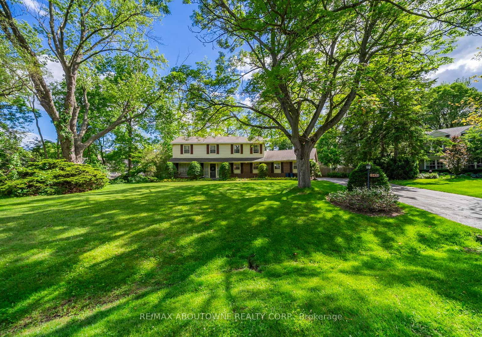 142-abbey-court-oakville-ontario-w13477068