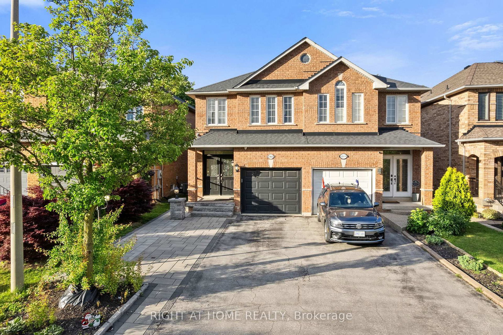 1811-creek-way-burlington-ontario-w13477236