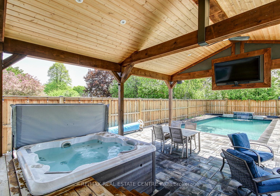 200-delrex-boulevard-halton-hills-ontario-w13477276