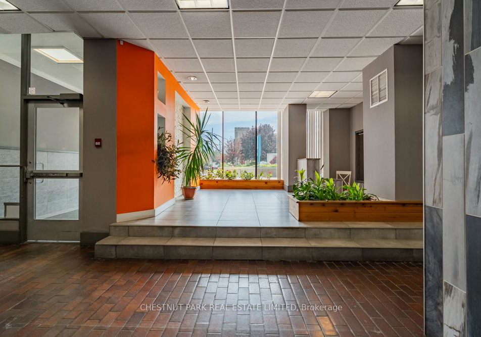 150-lakeshore-road-w-mississauga-ontario-w13477382