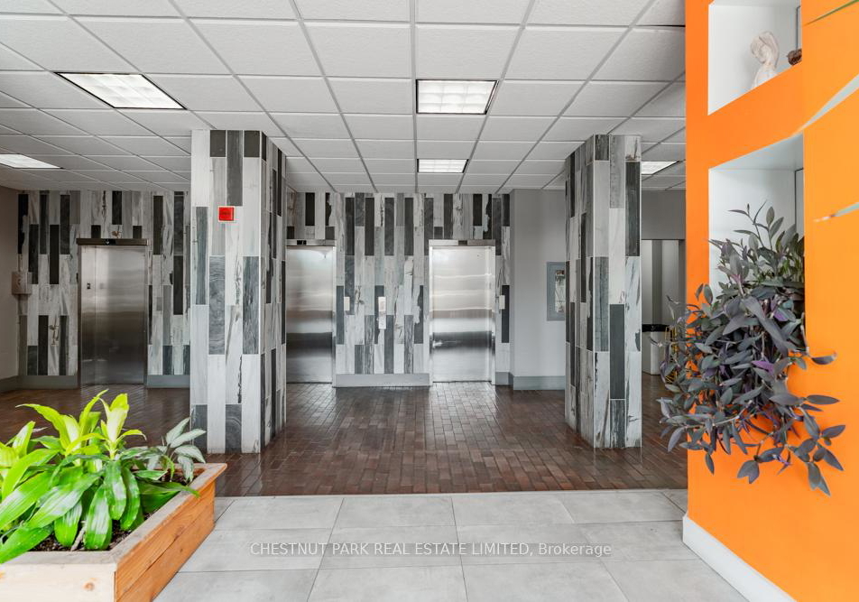 150-lakeshore-road-w-mississauga-ontario-w13477382