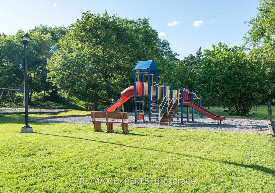 10-martha-eaton-way-north-york-ontario-w13477942