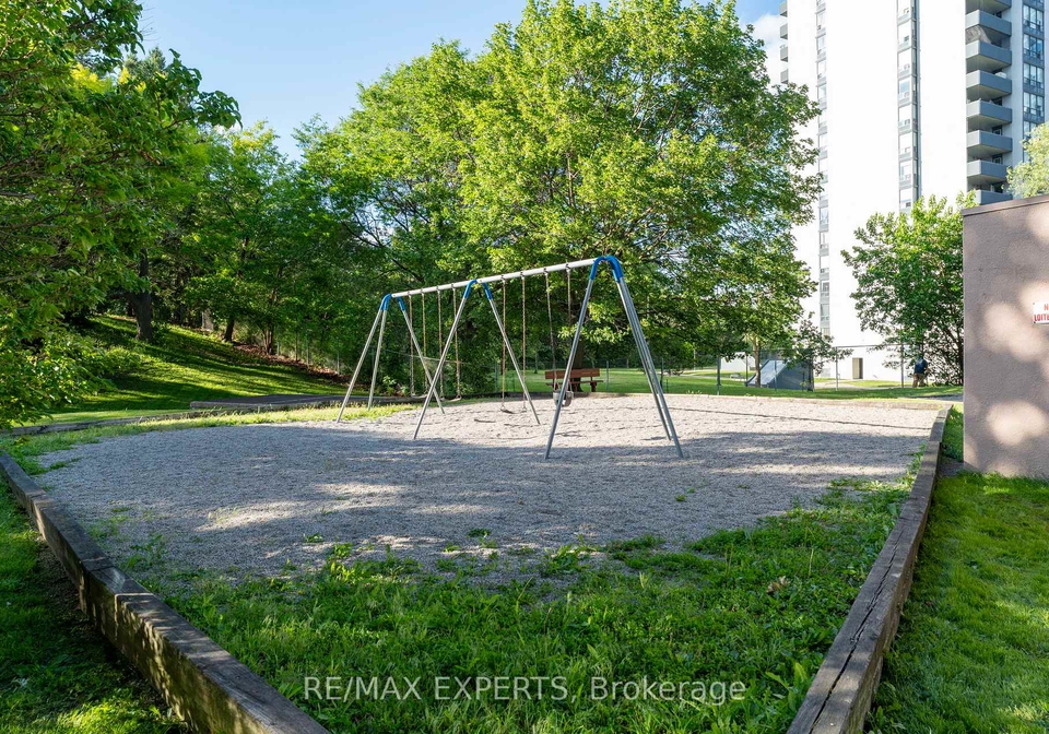 10-martha-eaton-way-north-york-ontario-w13477942