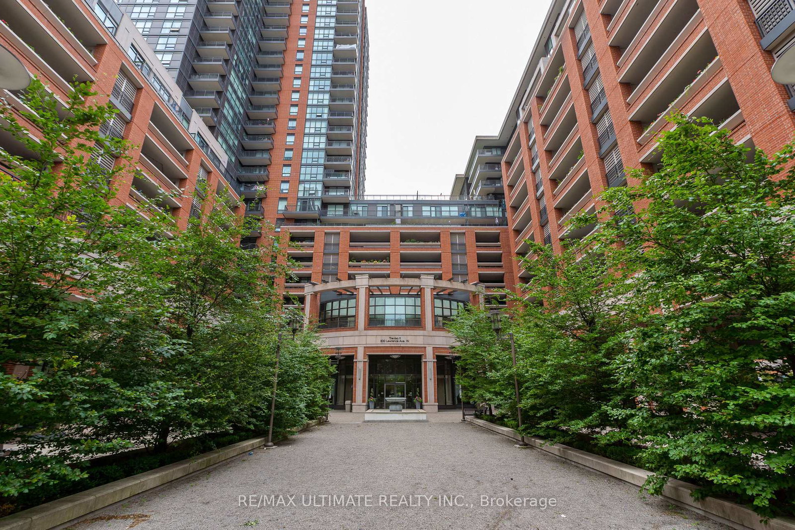 830-lawrence-avenue-w-north-york-ontario-w13477964
