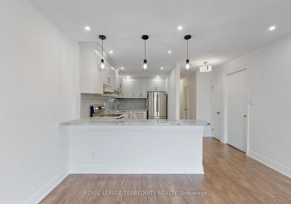 690-wilson-avenue-york-ontario-w13478298