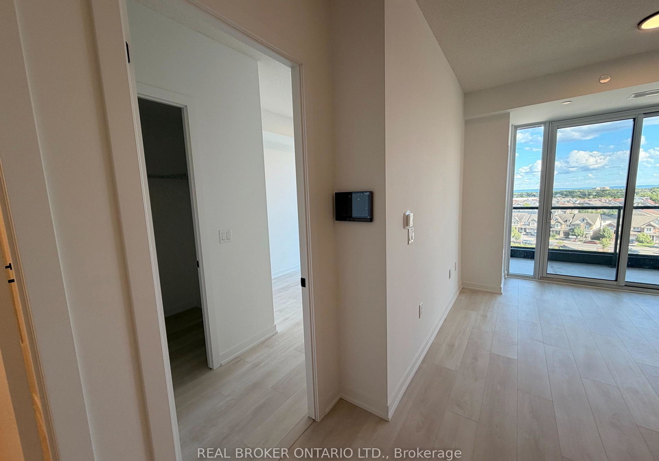4878-powers-common-burlington-ontario-w13478340