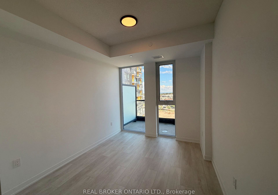 4878-powers-common-burlington-ontario-w13478340