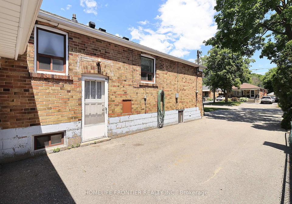 120-north-carson-street-etobicoke-ontario-w13478714