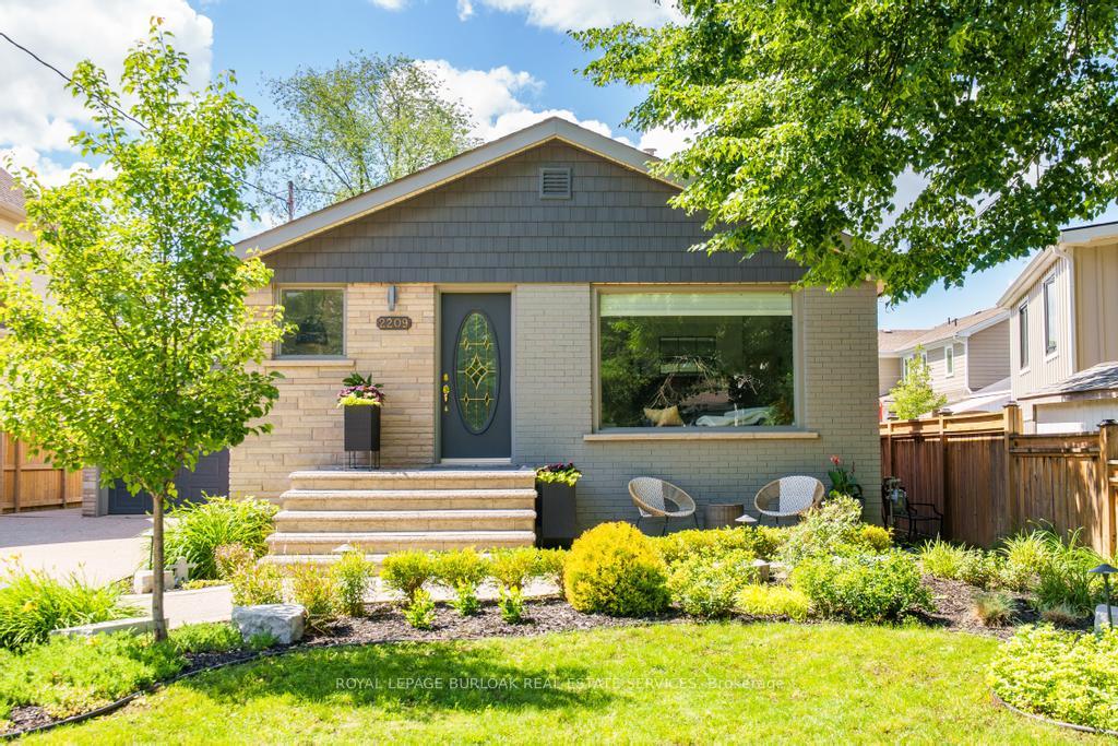 2209-caroline-street-burlington-ontario-w13478794