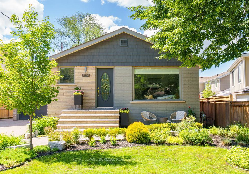 2209-caroline-street-burlington-ontario-w13478794