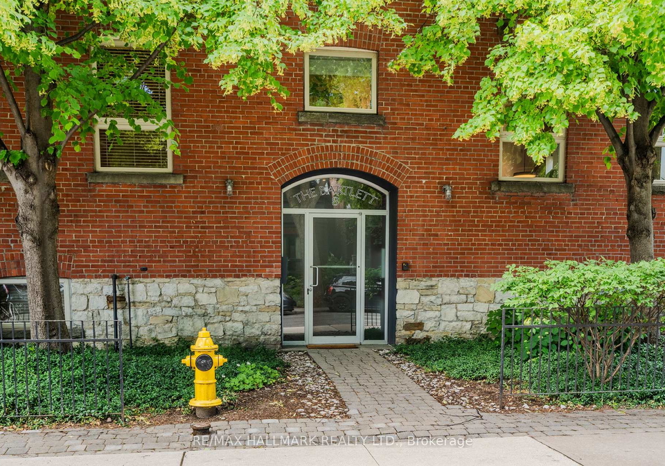 8-bartlett-avenue-toronto-ontario-w13479556