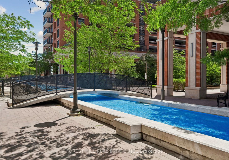830-lawrence-avenue-w-north-york-ontario-w13480232