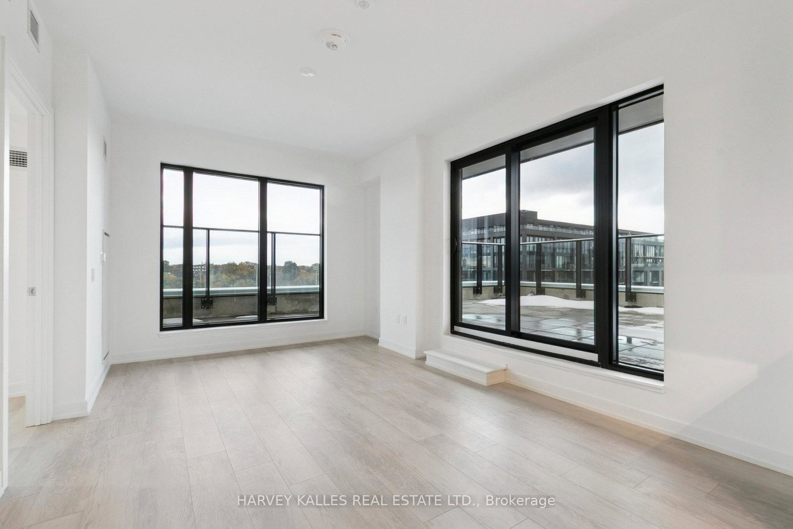 801-the-queensway-etobicoke-ontario-w13480946