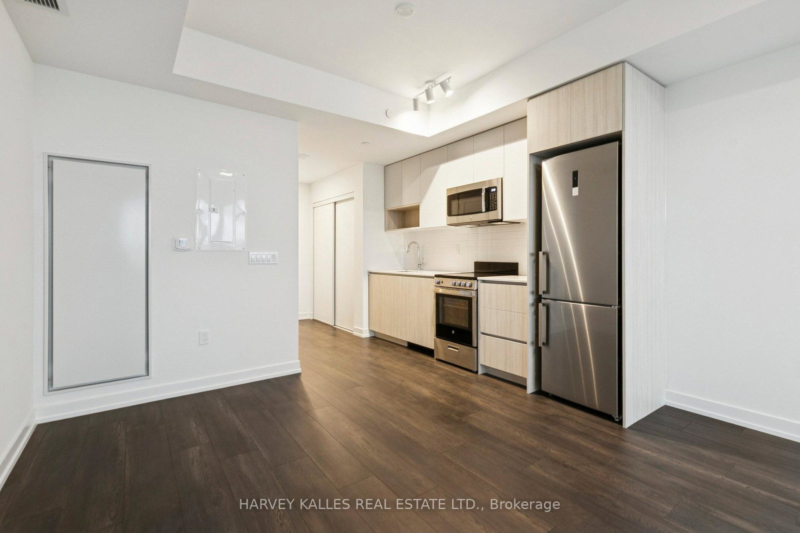 801-the-queensway-etobicoke-ontario-w13480950