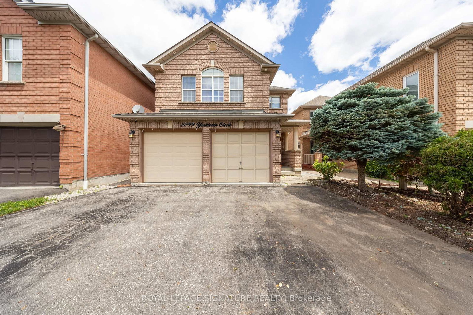 2299-yorktown-circle-mississauga-ontario-w13480964