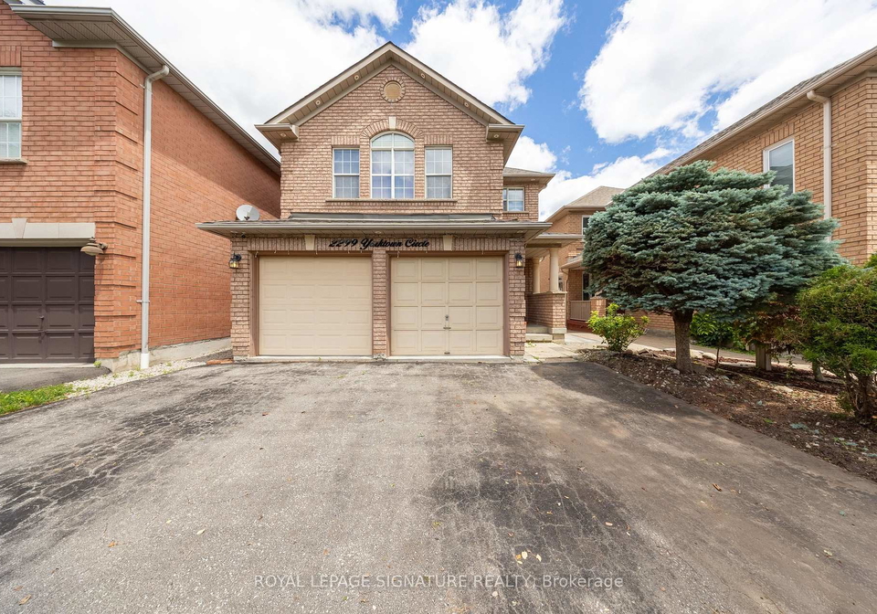 2299-yorktown-circle-mississauga-ontario-w13480964