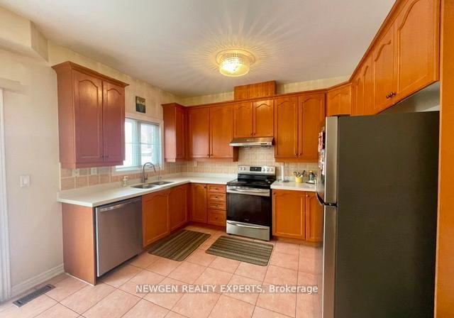 42-crystalview-crescent-brampton-ontario-w13481100