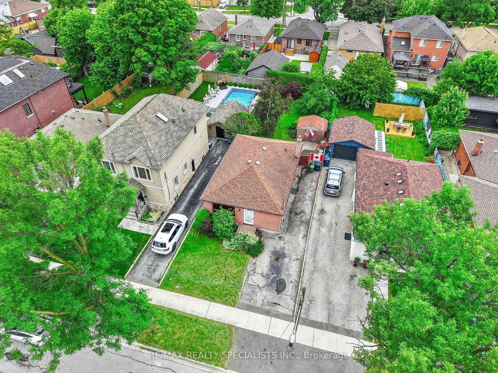 14-treeview-drive-etobicoke-ontario-w13481128