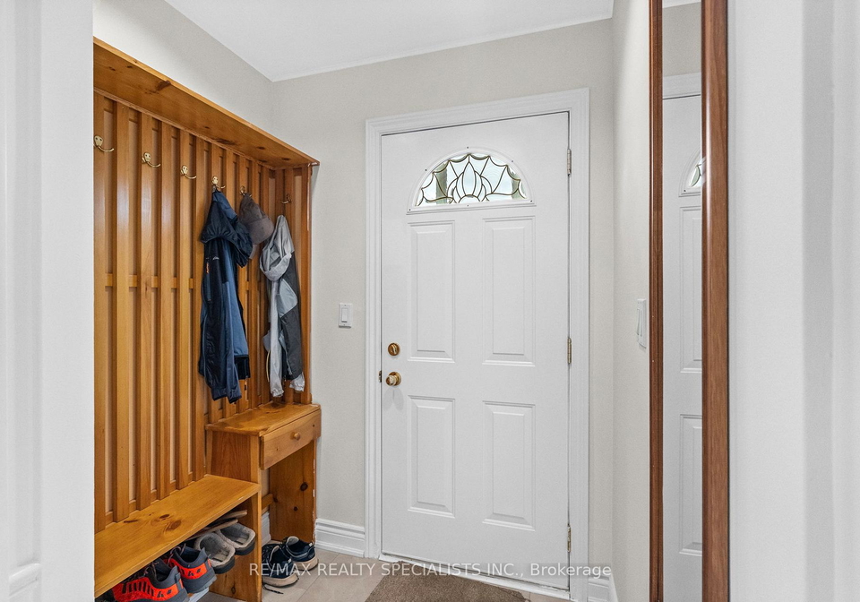 14-treeview-drive-etobicoke-ontario-w13481128