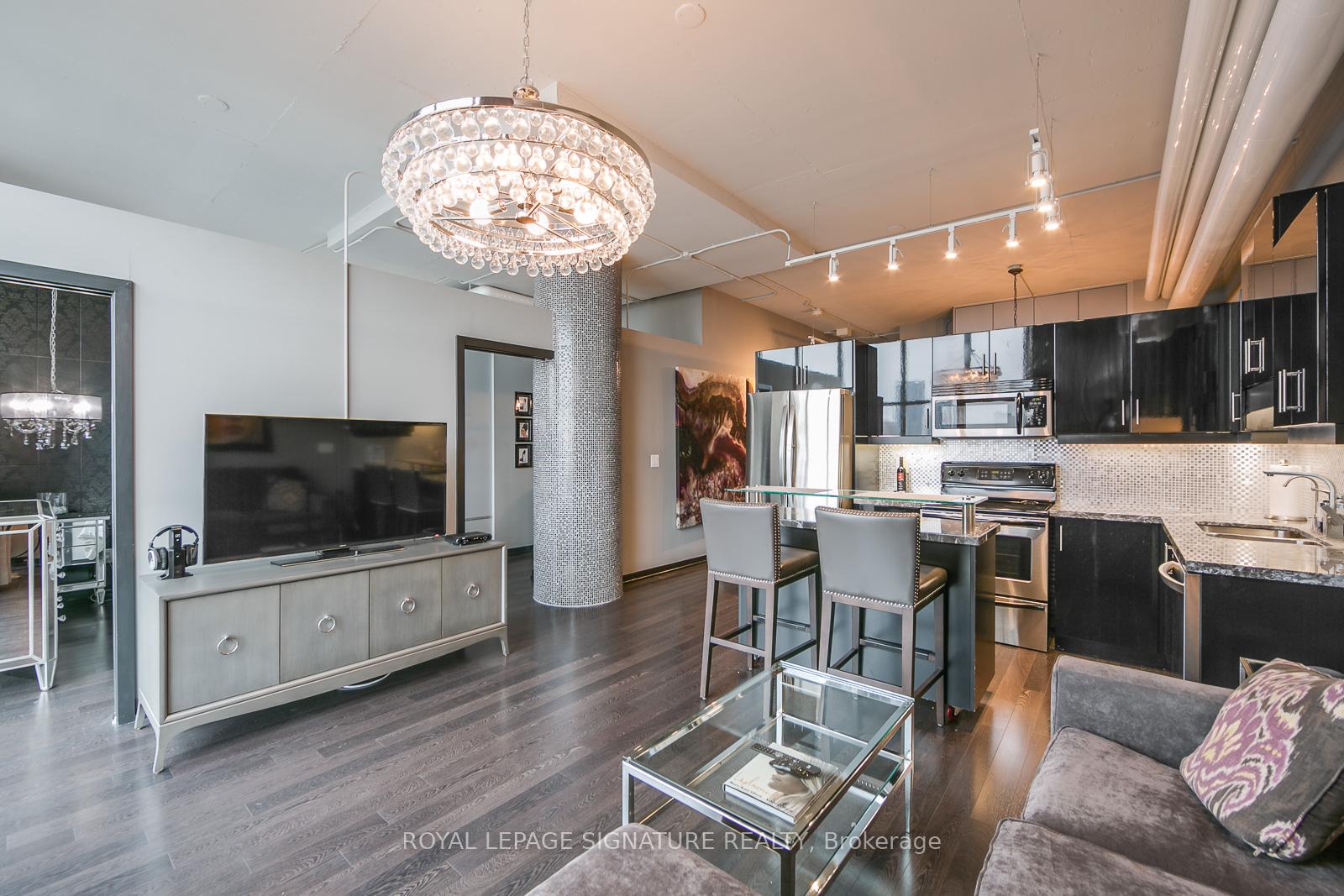2-fieldway-road-etobicoke-ontario-w13481354