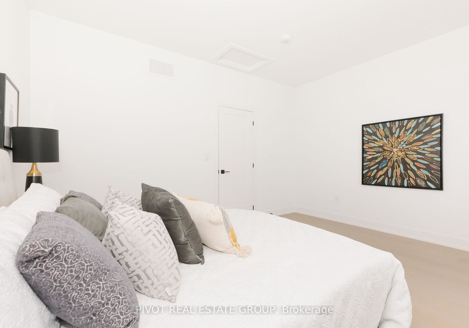 35-lou-parsons-way-mississauga-ontario-w13481442