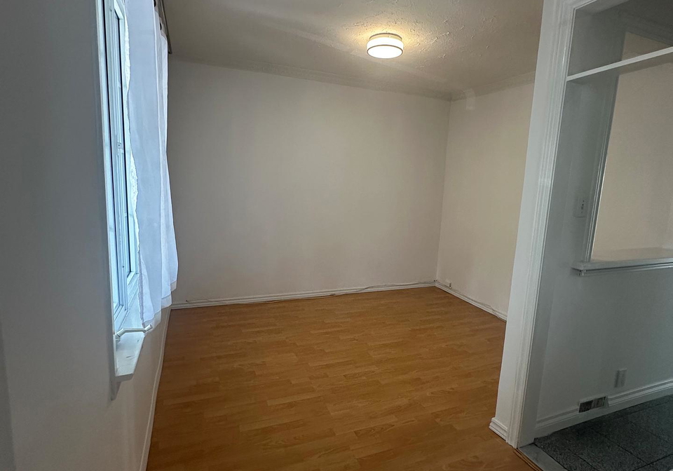 98-chambers-avenue-toronto-ontario-w13481564