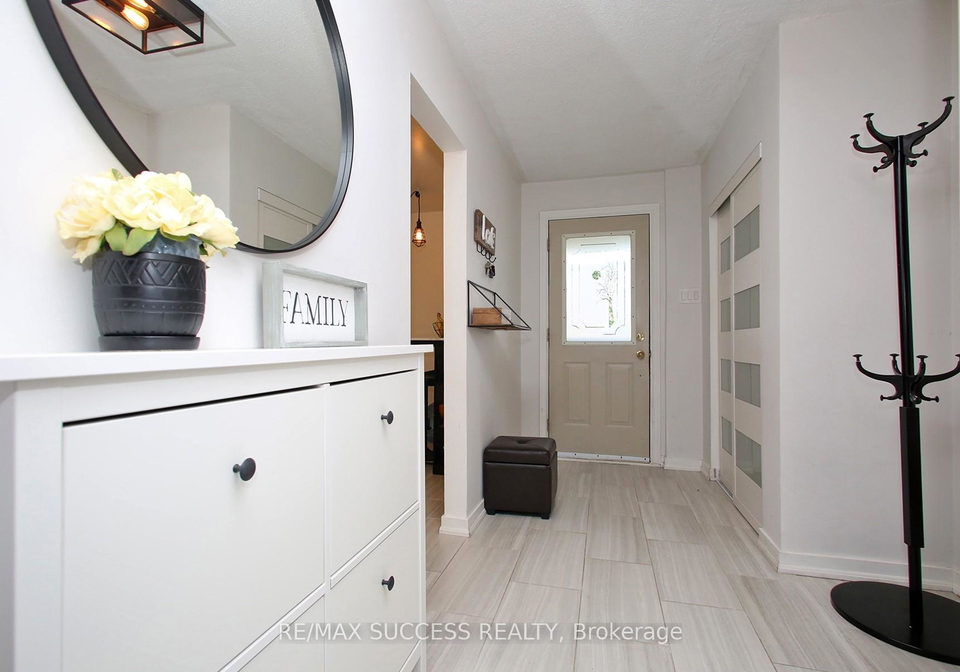 timber-lane-burlington-ontario-w13481770
