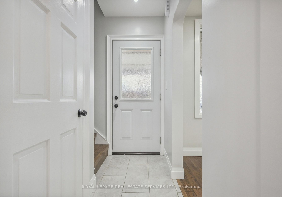 21-holbrooke-avenue-etobicoke-ontario-w13481996