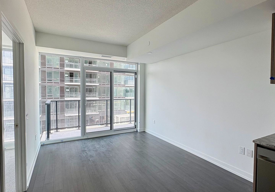 4010-eglinton-avenue-w-etobicoke-ontario-w13482362